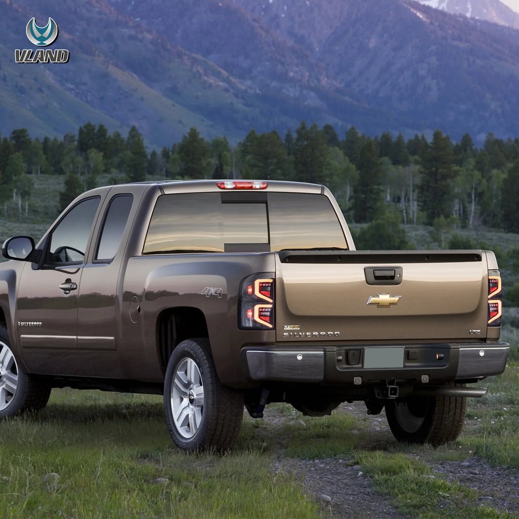 07-13 Chevrolet Silverado 1500 2500HD 3500HD 07-14 Sierra (Denali) 3500HD Dually Vland LED Tail Lights With Dynamic Welcome Lighting Clear