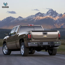Carica l'immagine nel visualizzatore di Gallery, 07-13 Chevrolet Silverado 1500 2500HD 3500HD 07-14 Sierra (Denali) 3500HD Dually Vland LED II Tail Lights With Red Turn Signal Clear
