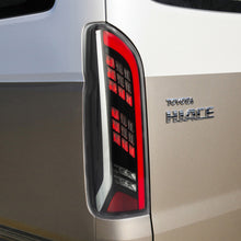 Załaduj zdjęcie do przeglądarki galerii, Lampa tylna LED Vland Carlamp do Toyoty Hiace 2005-2018